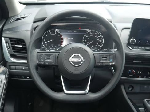 Used 2024 Nissan Rogue SV FWD image 13