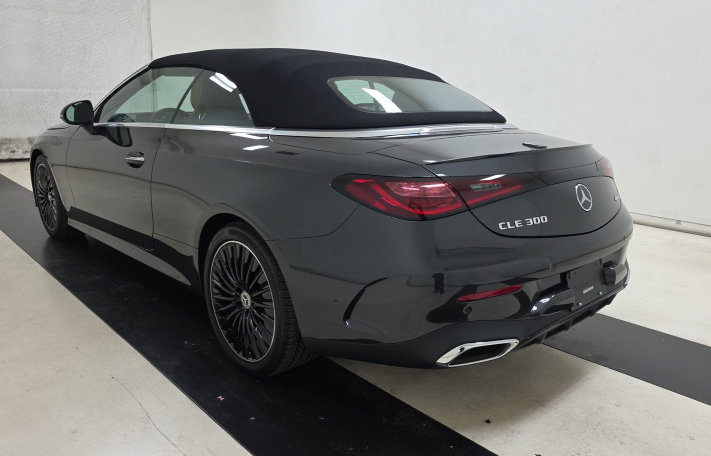 Used 2026 Mercedes-Benz CLE 300 4MATIC Cabriolet w/ Driver Assistance Package image 4