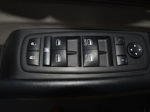 Used 2023 Chrysler Voyager LX FWD image 13
