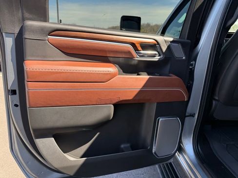 Used 2025 GMC Sierra 2500 Denali Ultimate image 23
