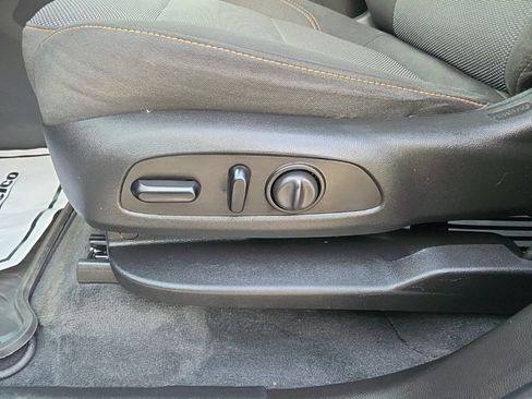Used 2020 Chevrolet Traverse LT w/ LPO, Floor Liner Package AWD/4WD image 22