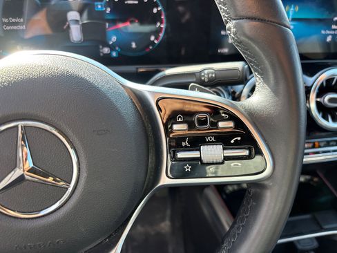 Used 2021 Mercedes-Benz GLA 250 4MATIC image 18
