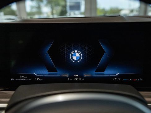 Used 2024 BMW X5 xDrive40i w/ M Sport Package AWD/4WD image 23