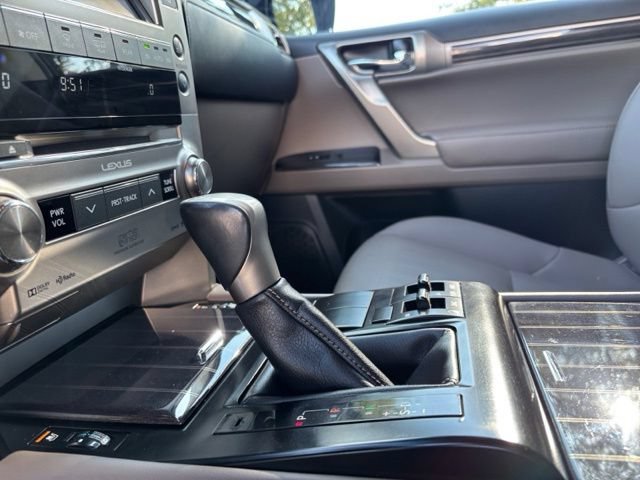 Used 2021 Lexus GX 460 Premium w/ Accessory Package AWD/4WD image 21