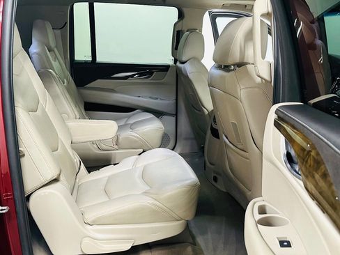 Used 2018 Cadillac Escalade ESV Premium Luxury image 25