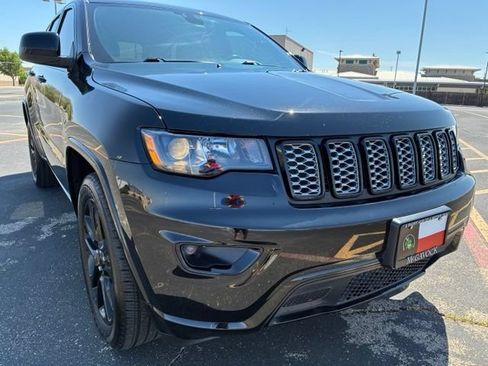Used 2021 Jeep Grand Cherokee Laredo X RWD image 8