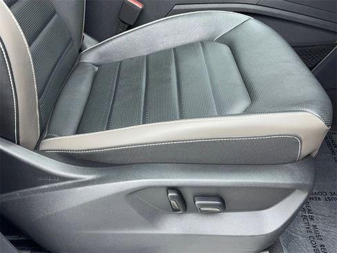 Used 2023 Volkswagen Atlas Cross Sport SEL Premium R-Line image 44