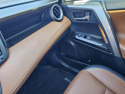 Used 2018 Toyota RAV4 Limited image 26