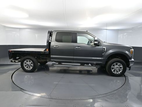 Used 2019 Ford F350 Lariat w/ Chrome Package image 4