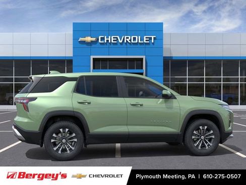 New 2026 Chevrolet Equinox LT w/ Convenience Package II FWD image 7