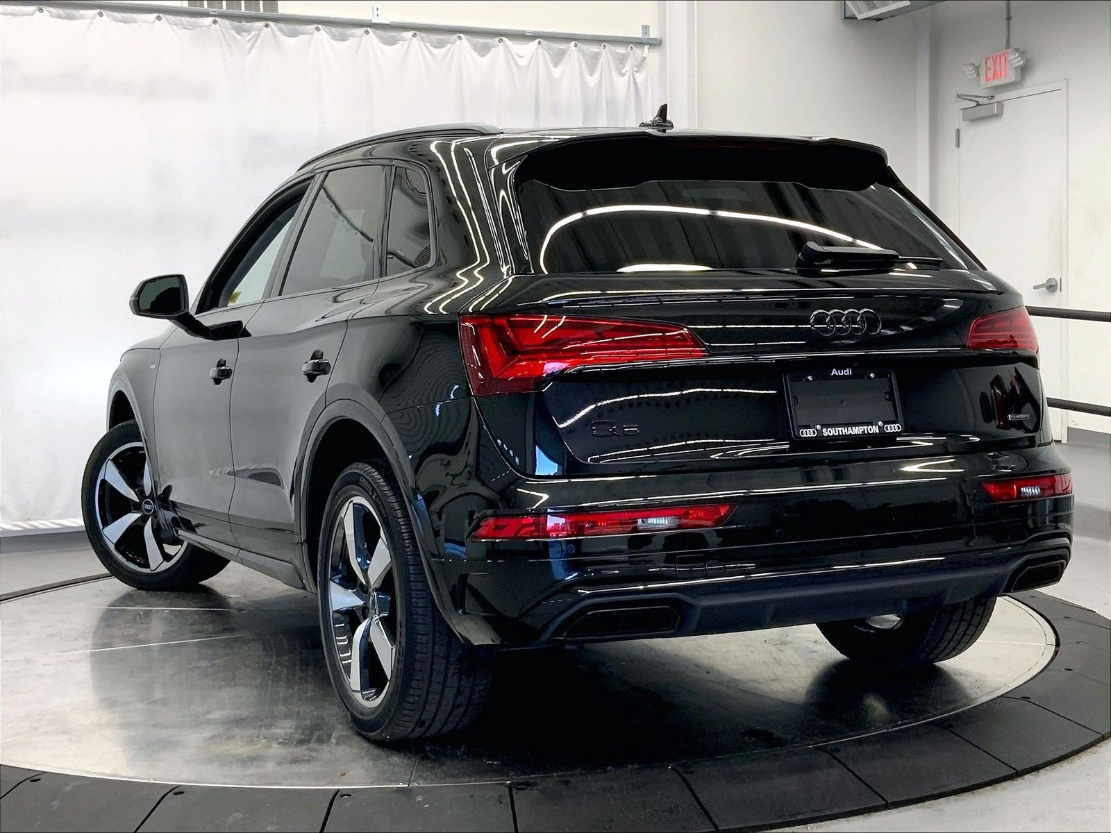Certified 2023 Audi Q5 2.0T Premium Plus w/ Premium Plus Package AWD/4WD image 9