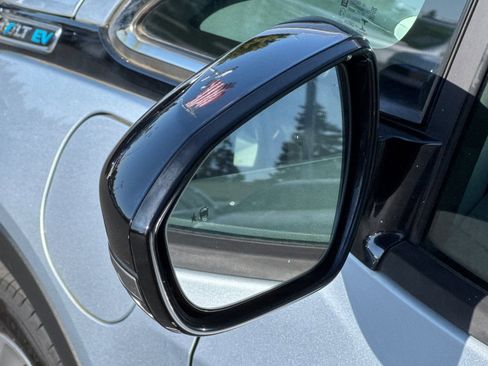 Used 2017 Chevrolet Bolt LT FWD image 50
