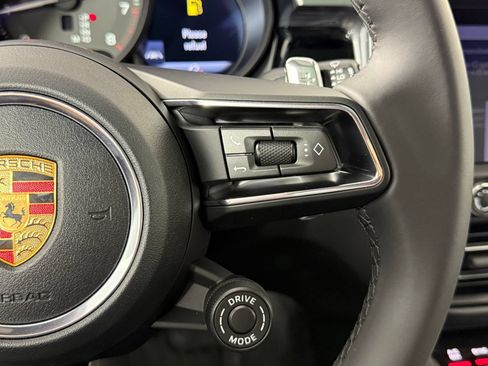 Certified 2026 Porsche Macan AWD/4WD image 18