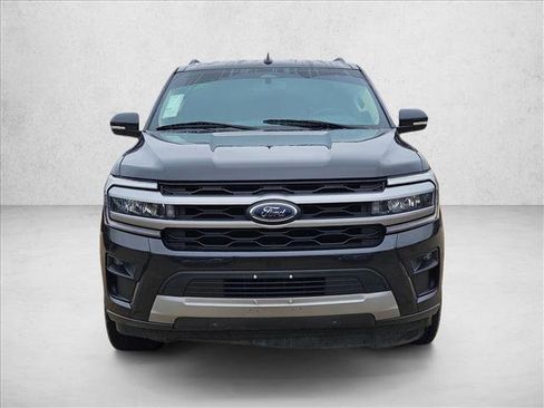 Used 2022 Ford Expedition Max XLT image 2