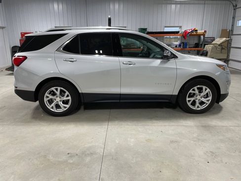 Used 2021 Chevrolet Equinox Premier image 9