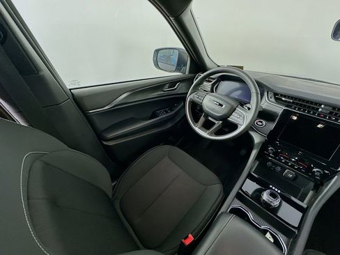 Used 2025 Jeep Grand Cherokee L Laredo w/ Luxury Tech Group I RWD image 9