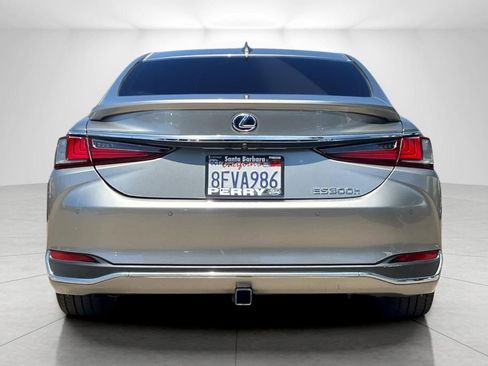 Used 2019 Lexus ES 300h w/ Accessory Package 2 image 5