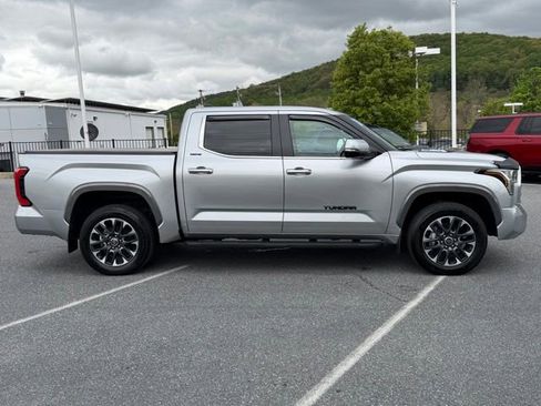 Used 2024 Toyota Tundra Limited AWD/4WD image 18
