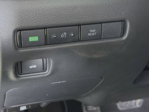 Used 2025 Nissan Sentra S image 12