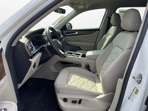 New 2026 Volkswagen Atlas SE FWD image 9