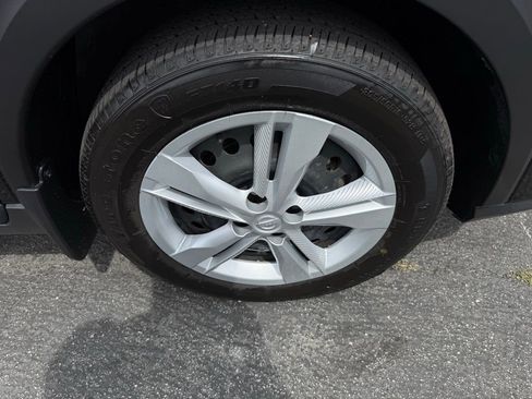 Certified 2025 Nissan Kicks Play S FWD image 8