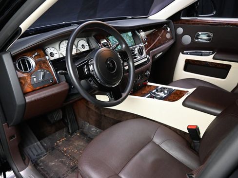 Used 2012 Rolls-Royce Ghost RWD image 56