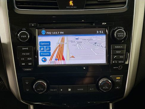 Used 2013 Nissan Altima 2.5 SL w/ Technology Pkg image 21