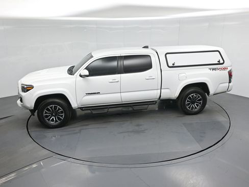 Used 2022 Toyota Tacoma TRD Sport image 40