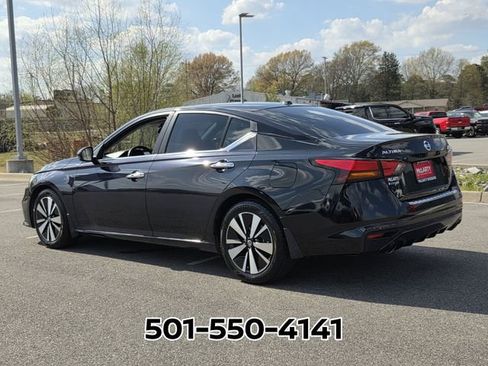 Used 2021 Nissan Altima 2.5 SV w/ SV Premium Package image 3