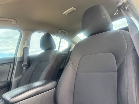 Certified 2024 Nissan Sentra S FWD image 38