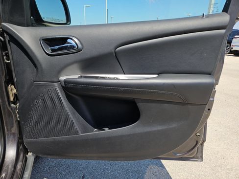 Used 2020 Dodge Journey SE w/ SE Popular Equipment Group FWD image 28