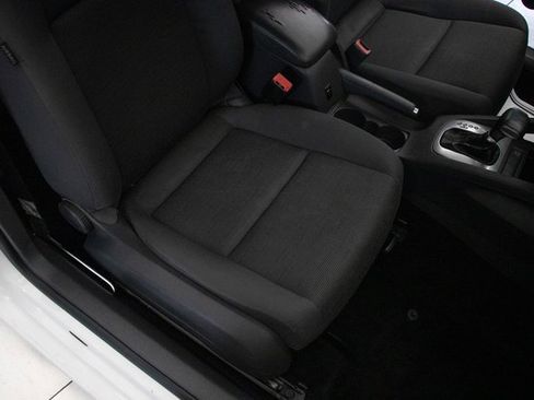 Used 2008 Volkswagen Rabbit S image 16