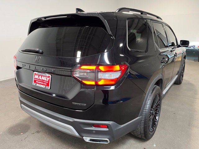 Used 2024 Honda Pilot Touring image 3
