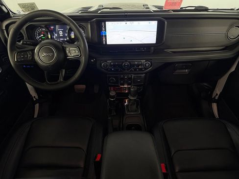 Used 2024 Jeep Wrangler Unlimited Rubicon 4xe AWD/4WD image 12