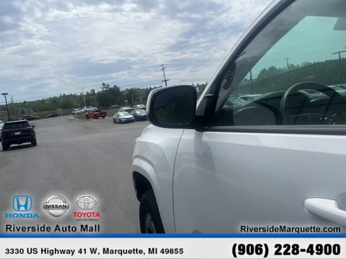 Used 2023 Toyota Tacoma SR AWD/4WD image 5