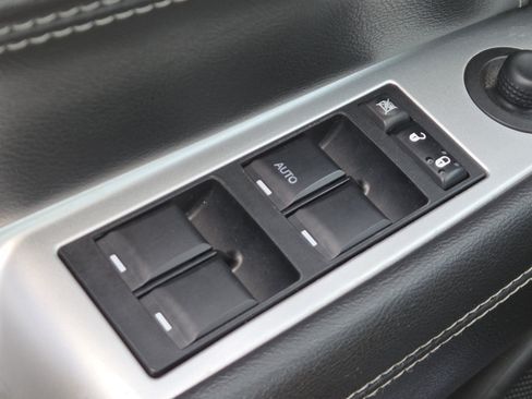Used 2015 Jeep Compass Latitude FWD image 30