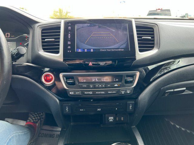 Used 2018 Honda Pilot Touring image 10