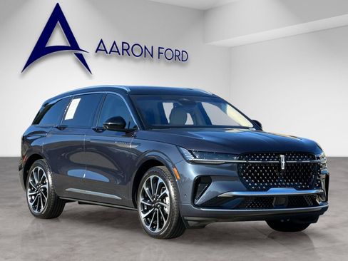 Used 2024 Lincoln Nautilus Black Label AWD/4WD image 8