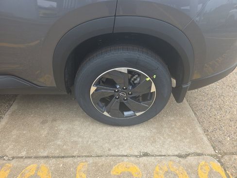 New 2025 Nissan Rogue SV image 12