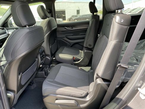New 2026 Jeep Grand Cherokee L 4WD image 7