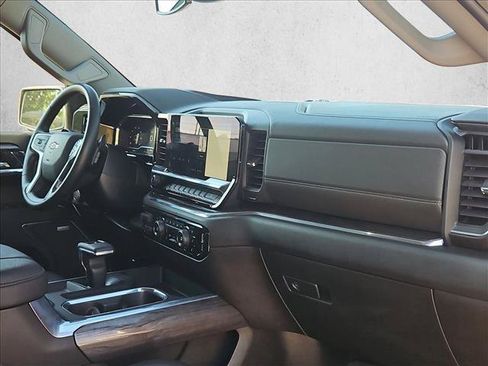 Used 2024 Chevrolet Silverado 1500 LTZ AWD/4WD image 22