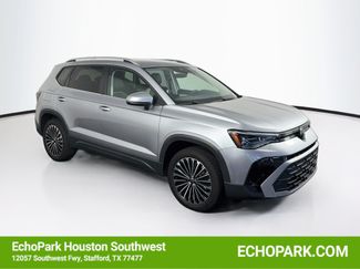 Used 2025 Volkswagen Taos SE FWD video 1