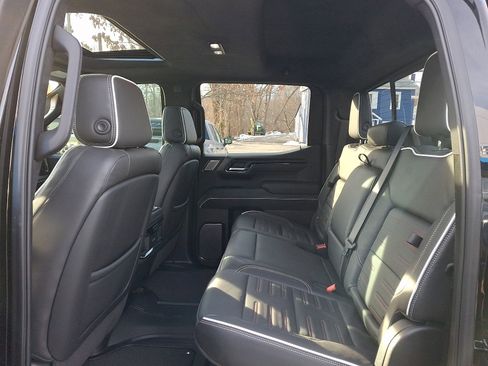 Used 2025 GMC Sierra 1500 AT4X image 10