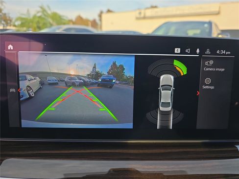 Used 2023 BMW 540i w/ Premium Package image 18