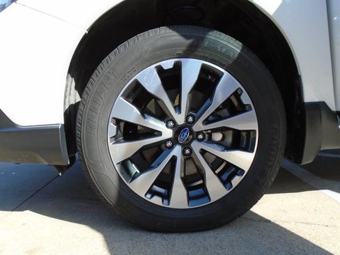 Used 2017 Subaru Outback 3.6R Limited AWD/4WD image 27