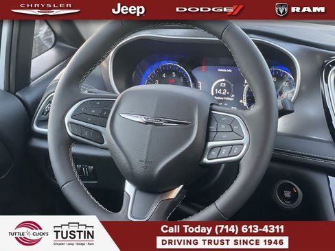 New 2026 Chrysler Pacifica Select FWD image 15