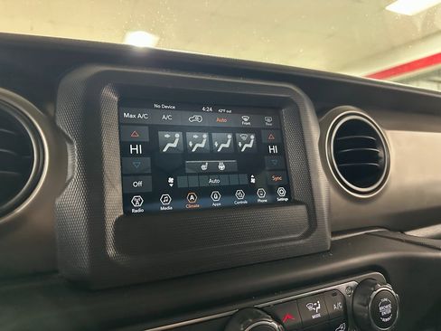 Certified 2021 Jeep Wrangler Unlimited Sport image 23