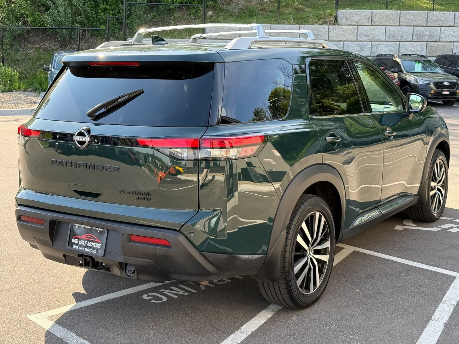 Used 2023 Nissan Pathfinder Platinum AWD/4WD image 6