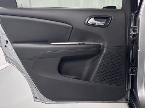 Used 2018 Dodge Journey SE w/ Blacktop Package FWD image 24