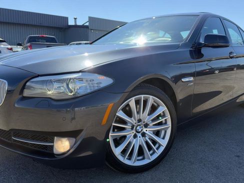 Used 2012 BMW 550i xDrive Sedan image 3